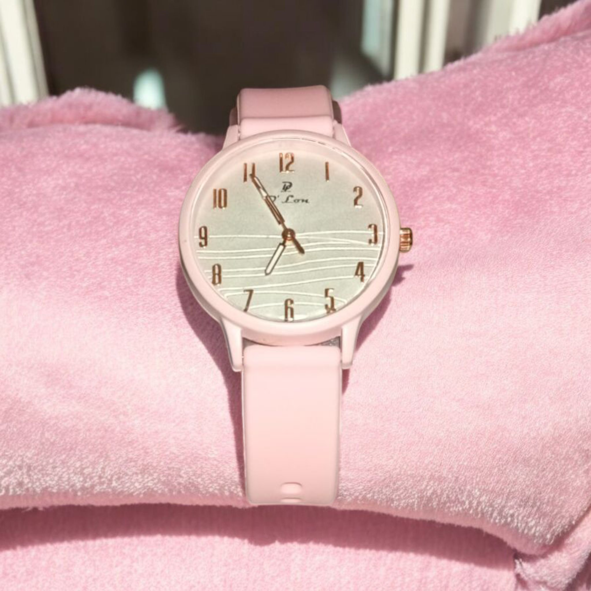 Classic Rubber Strap Wrist Watch D'Lon – Minimalist Everyday Look